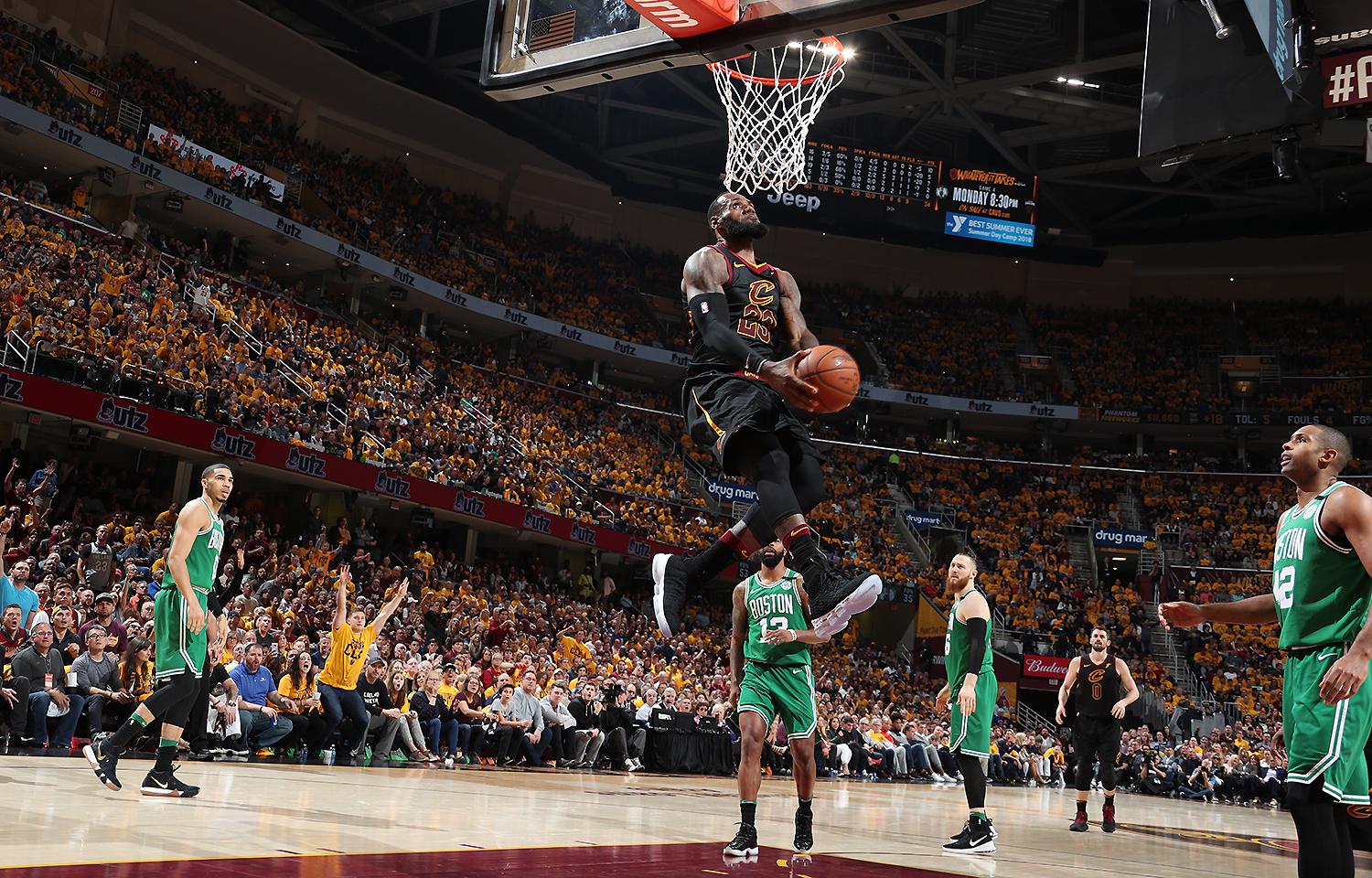 马卡：土耳其客平西班牙后更衣室发生盗窃事件，手表戒指丢失（马卡：土耳其客场战平西班牙后，客队更衣室遭盗，手表与戒指不翼而飞）