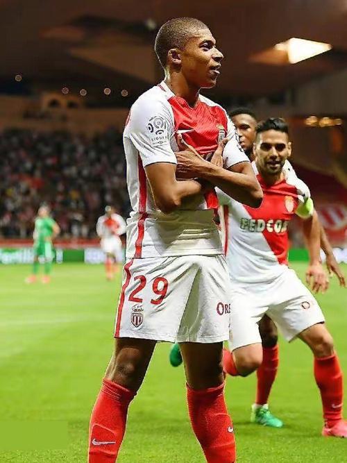 河北队年轻球员迎来爆发（河北队小将集体爆发）