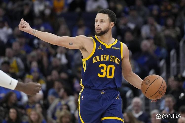 直接颁奖！雷速中超评选：法比奥大四喜，当选第30轮MVP（毫无悬念！雷速中超评选：法比奥上演大四喜，荣膺第30轮MVP）