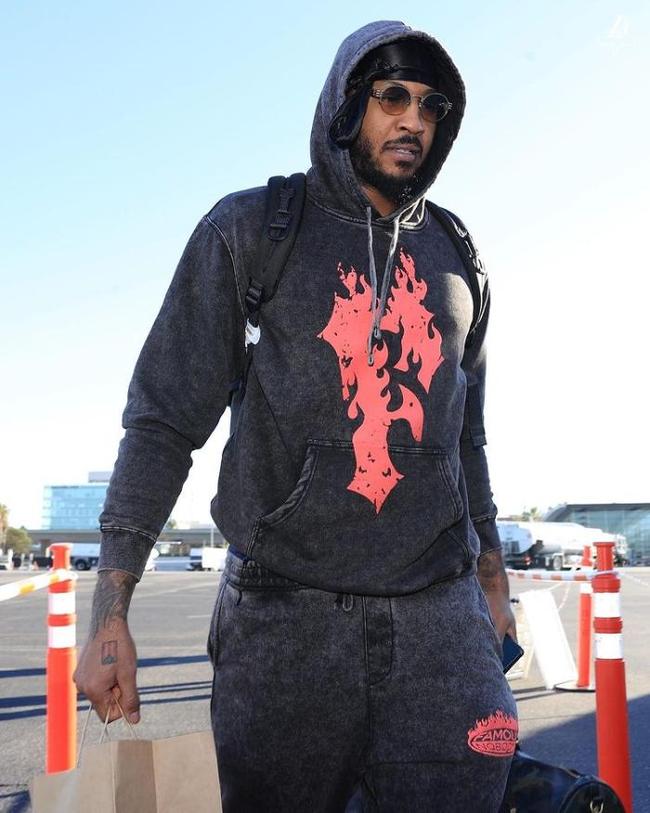 有伤在身？尼科缺席了两天的训练，也没进热身赛名单（带伤未愈？尼科连缺两日训练，热身赛无缘名单）