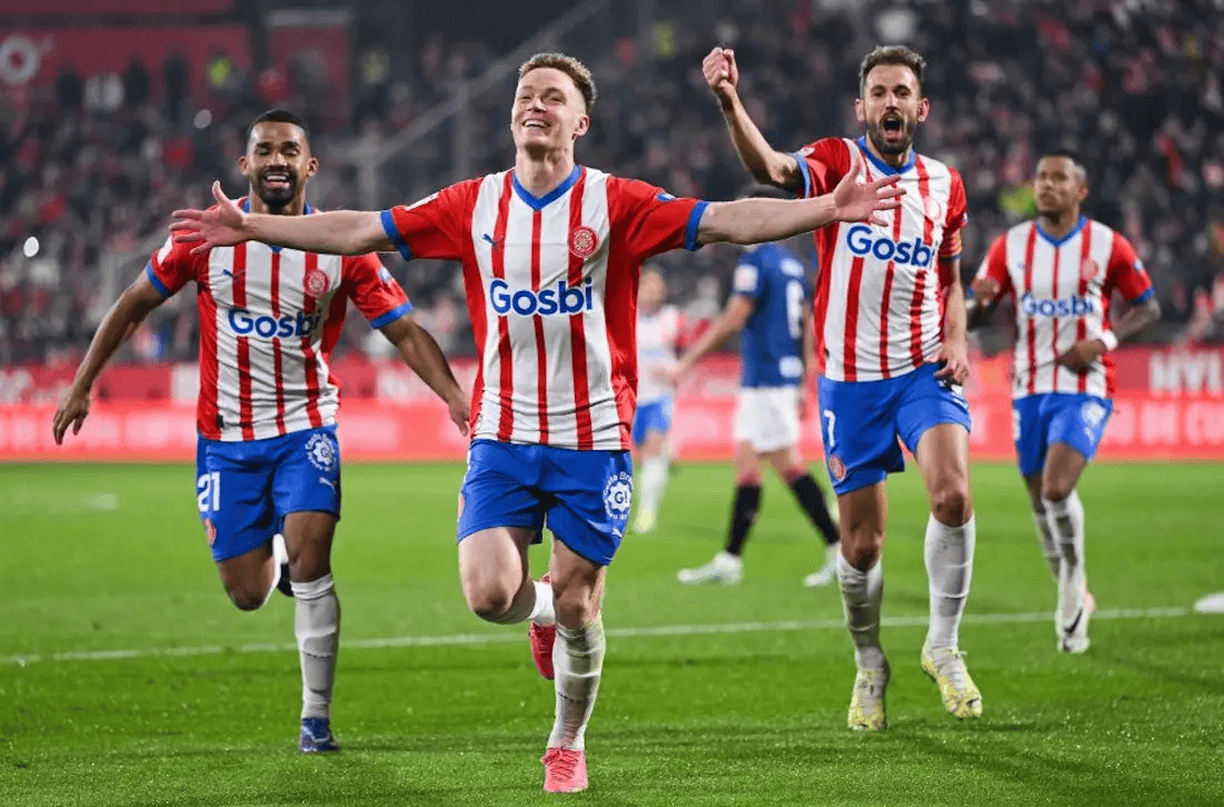 记者：德温特想踢欧冠，他依然优先考虑加盟国米（记者：德温特渴望征战欧冠，加盟国米仍是他的首选）