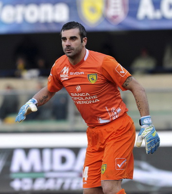 英超半场：米伦科维奇乌龙巴里破门，埃弗顿2-0诺丁汉森林（英超半场战况：巴里破门+米伦科维奇乌龙，埃弗顿暂2-0领先诺丁汉森林）